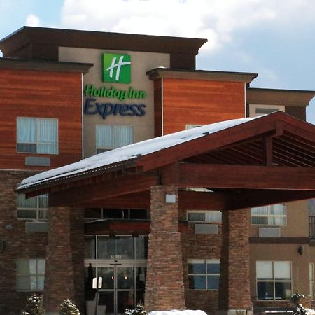 Holiday Inn Express Golden-Kicking Horse By Ihg Exteriör bild