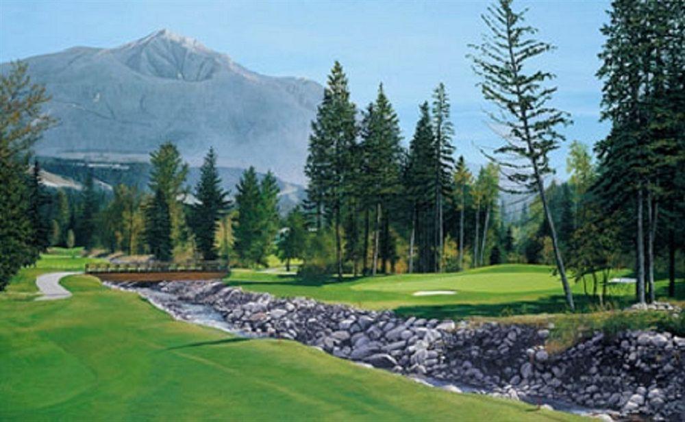 Holiday Inn Express Golden-Kicking Horse By Ihg Exteriör bild